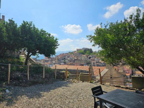 Portaterra - Spaziosa Casa con Bella Vista e Giardino